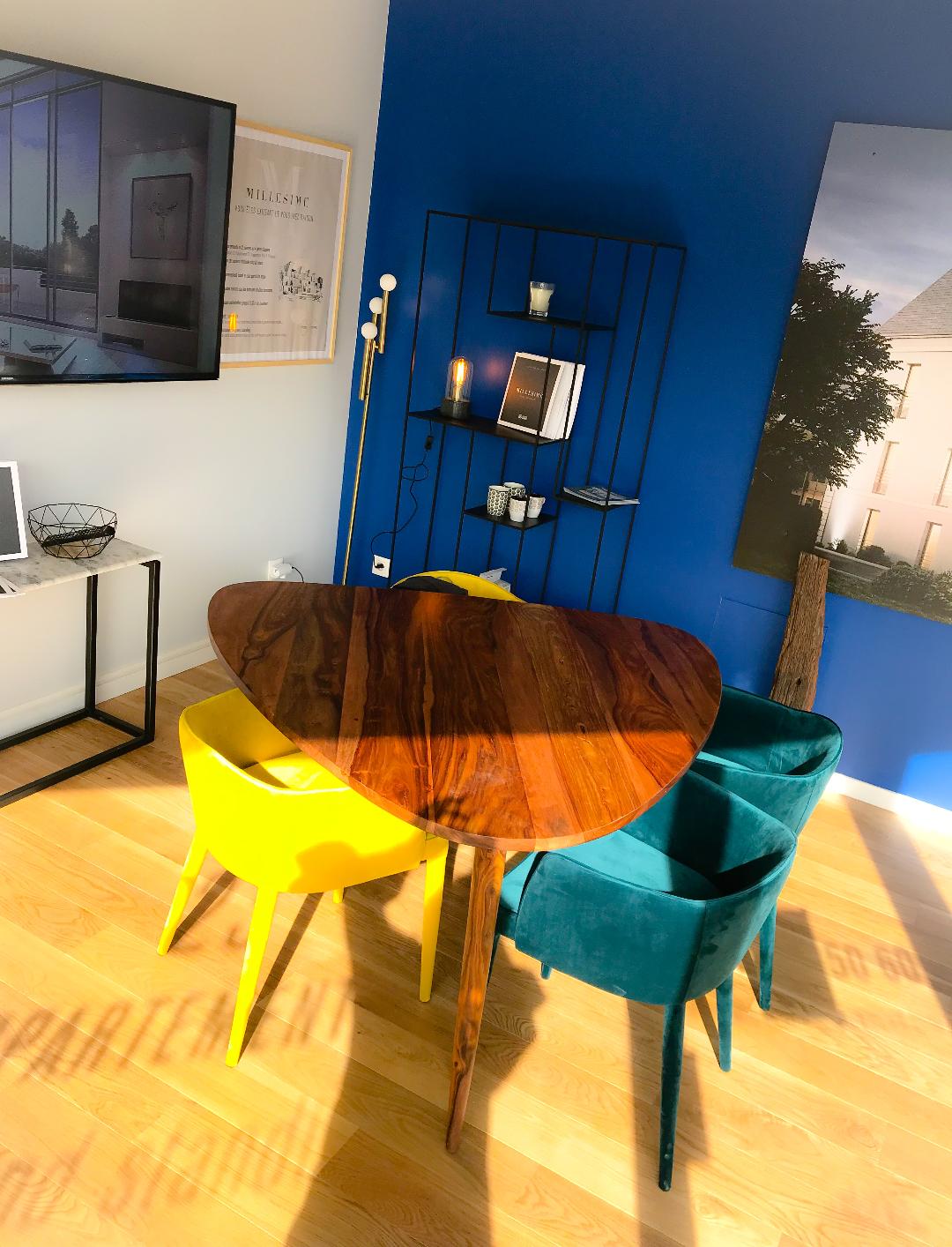 Du mobilier tendance pour un bureau de vente élégant