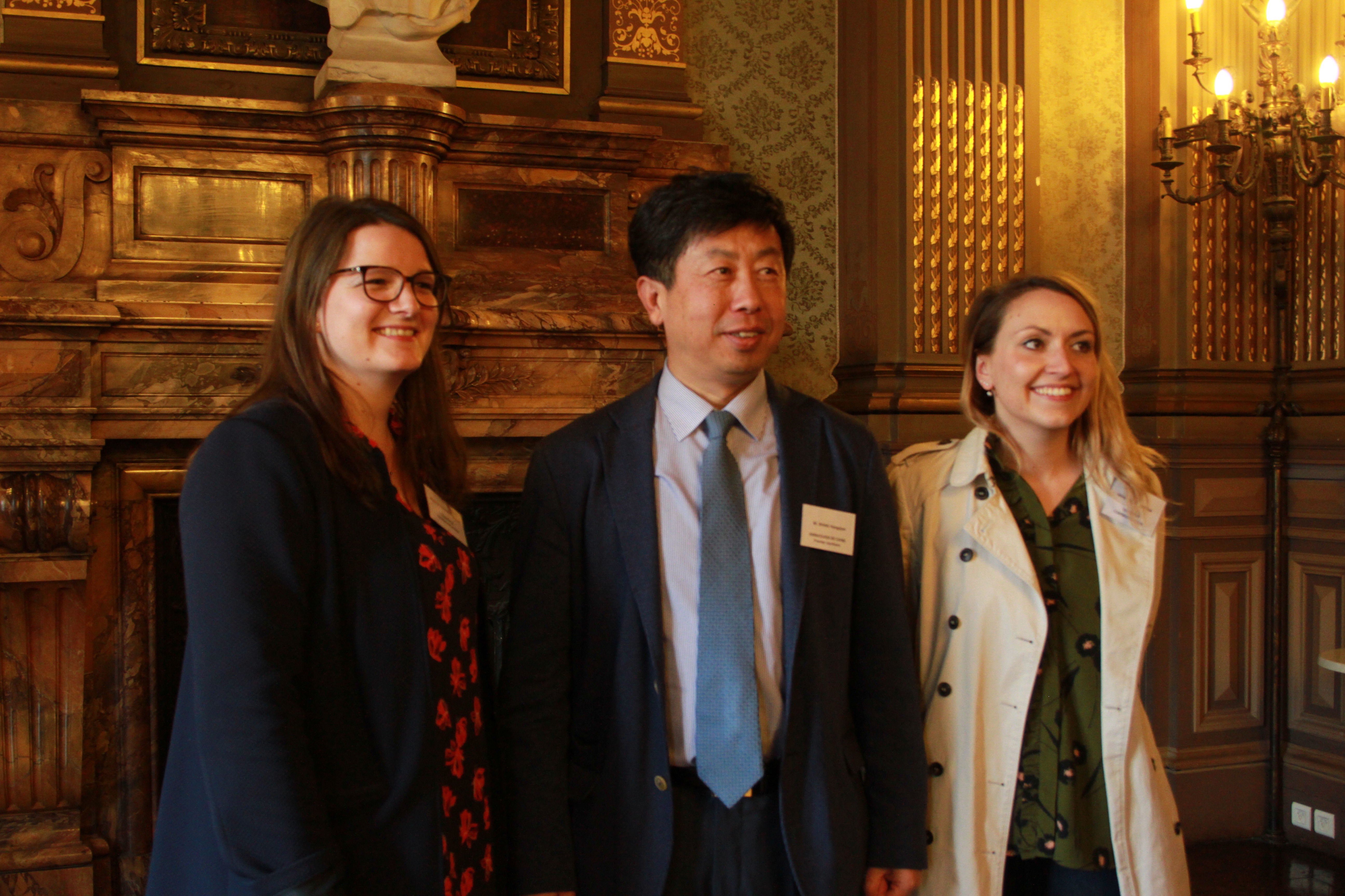 M. Wang Hongkiang avec l'équipe Quintesis